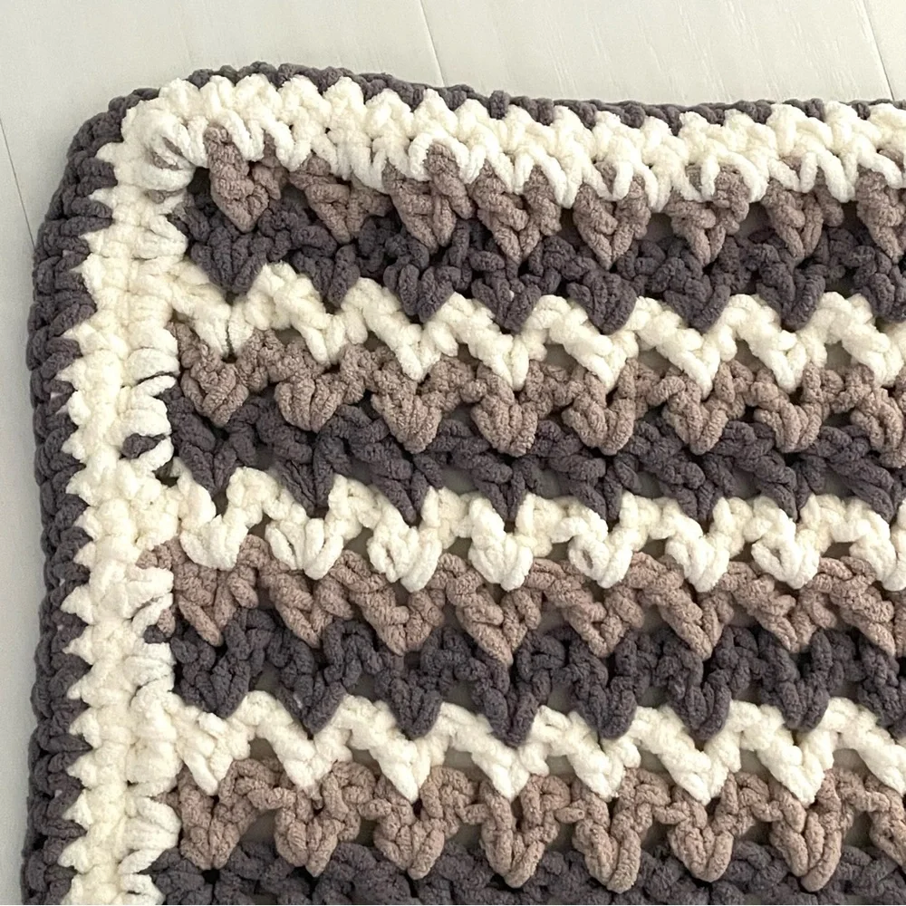 NEW Handmade Crochet Blanket Baby Pet Soft Cuddly Gray Cream Neutral, 30” x 25”